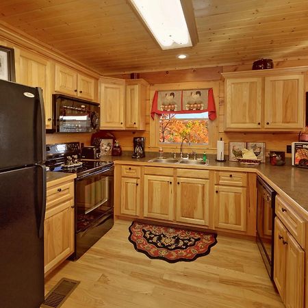 Moonshiner'S Legacy Holiday Home Gatlinburg Exterior photo